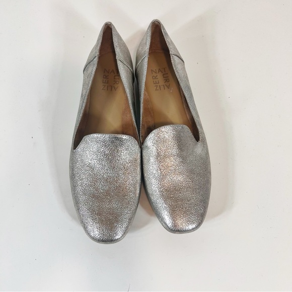 Naturalizer Shoes Womens 8 M Kit2 Slip On Loafer Flats Silver Faux Leather - Picture 3 of 9